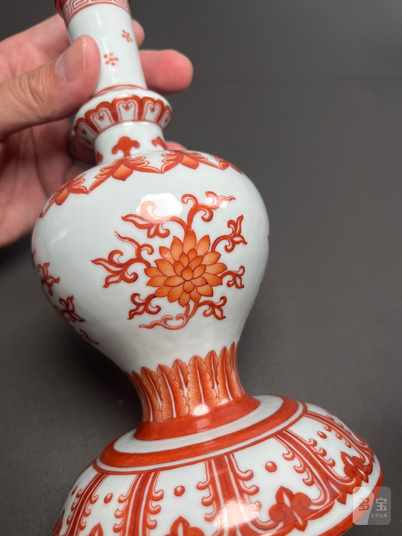 清乾隆  矾红彩缠枝莲纹甘露瓶 - 图18